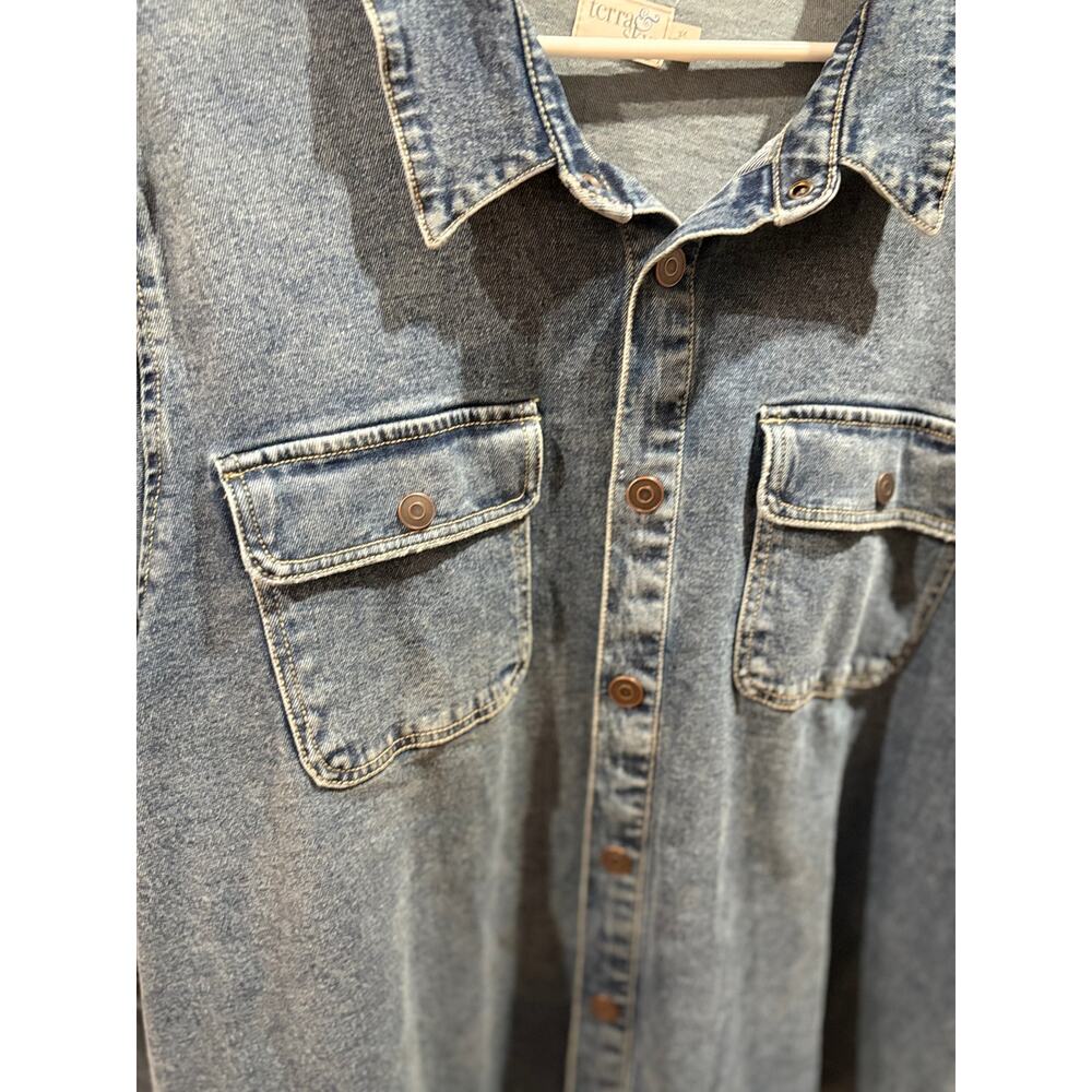 Terra & Sky Denim Button Up Shirt 3X Plus Size Chambray Oversized Shacket - Picture 4 of 5